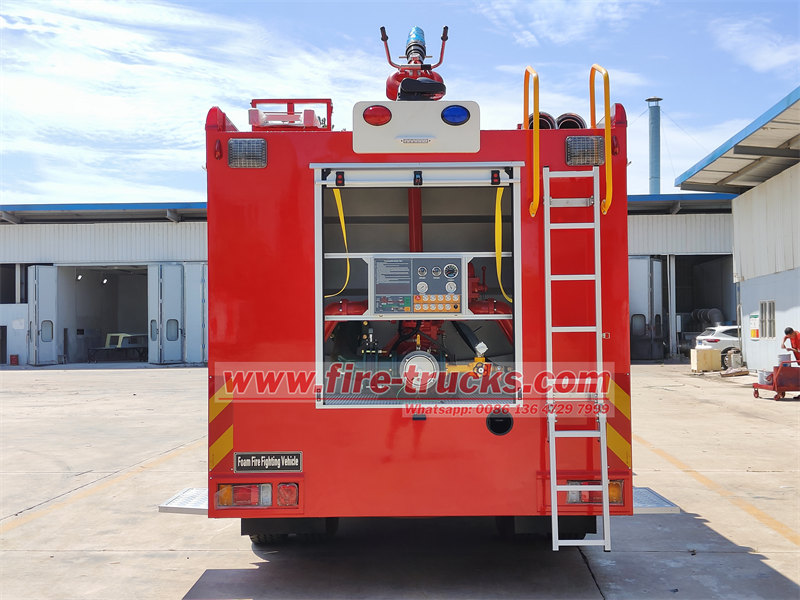 ISUZU GIGA foam unit fire truck