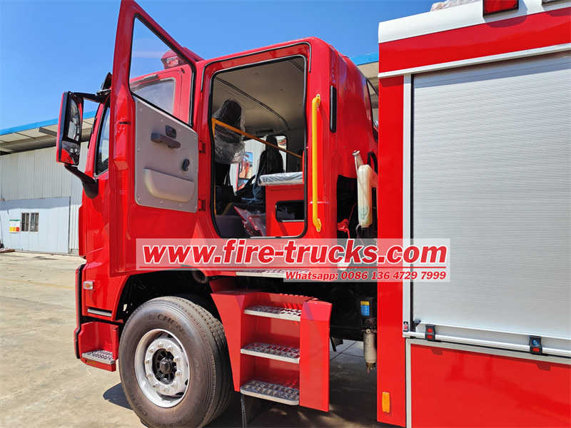 POWERSTAR fire engine with modify double cabin