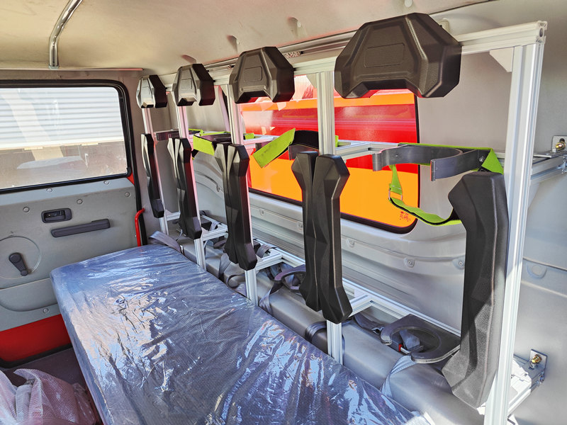 Isuzu dry powder fire truck