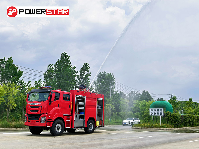 ISUZU GIGA 4x4 foam fire fighting vehicle for airport crash rescue