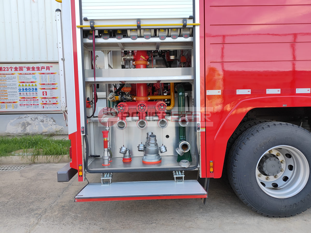 8x4 HOWO industrial heavy foam fire truck 